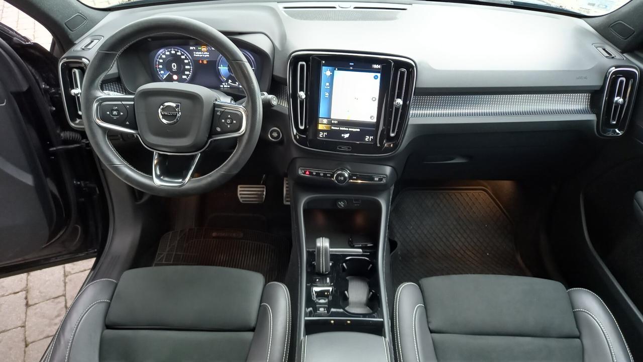 Volvo XC40 T5 Recharge Plug-in Hybrid R-design