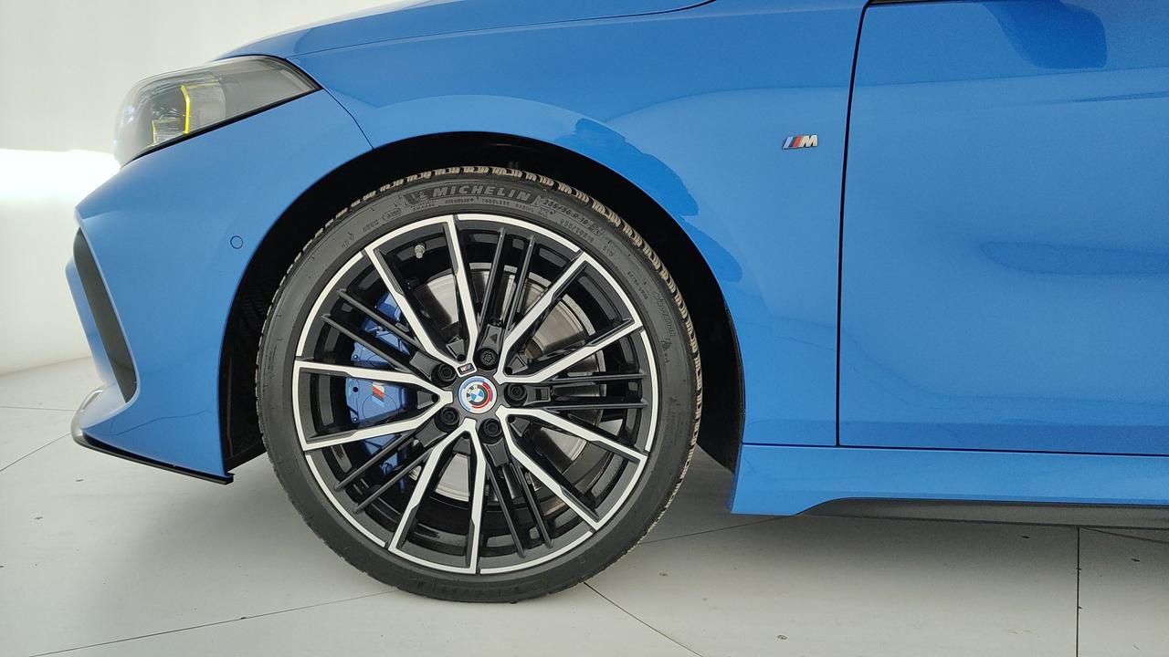 BMW Serie 1 F40 - M 135i xdrive auto