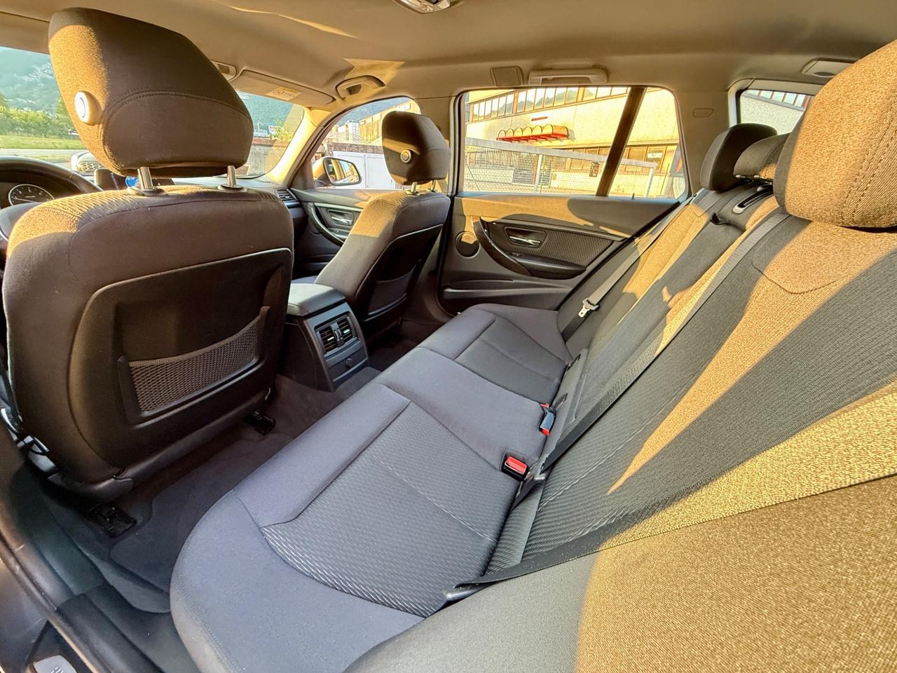 BMW 318d Touring Luxury - 2014 185.000KM