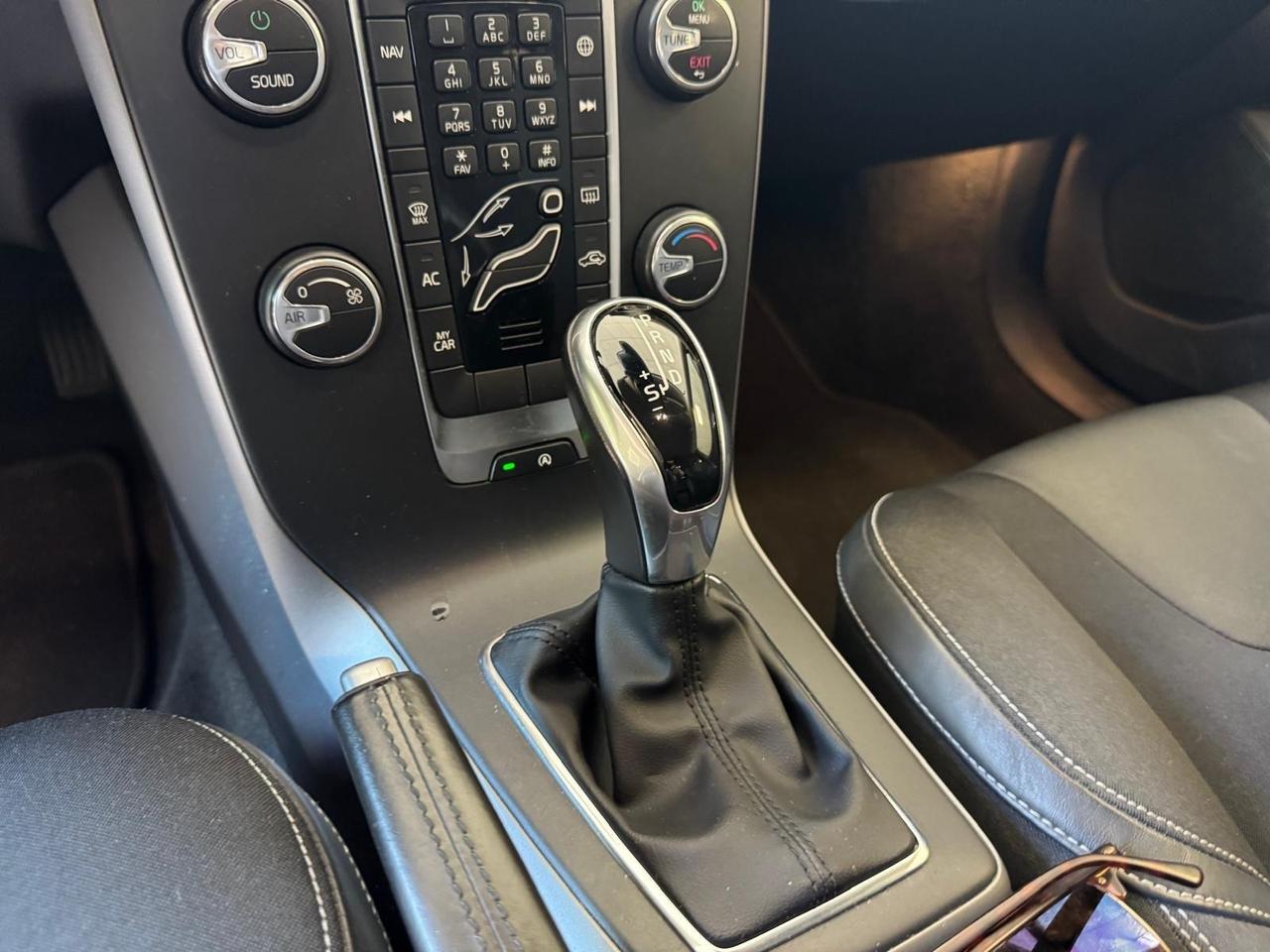 Volvo V40 D2 Geartronic Business Plus