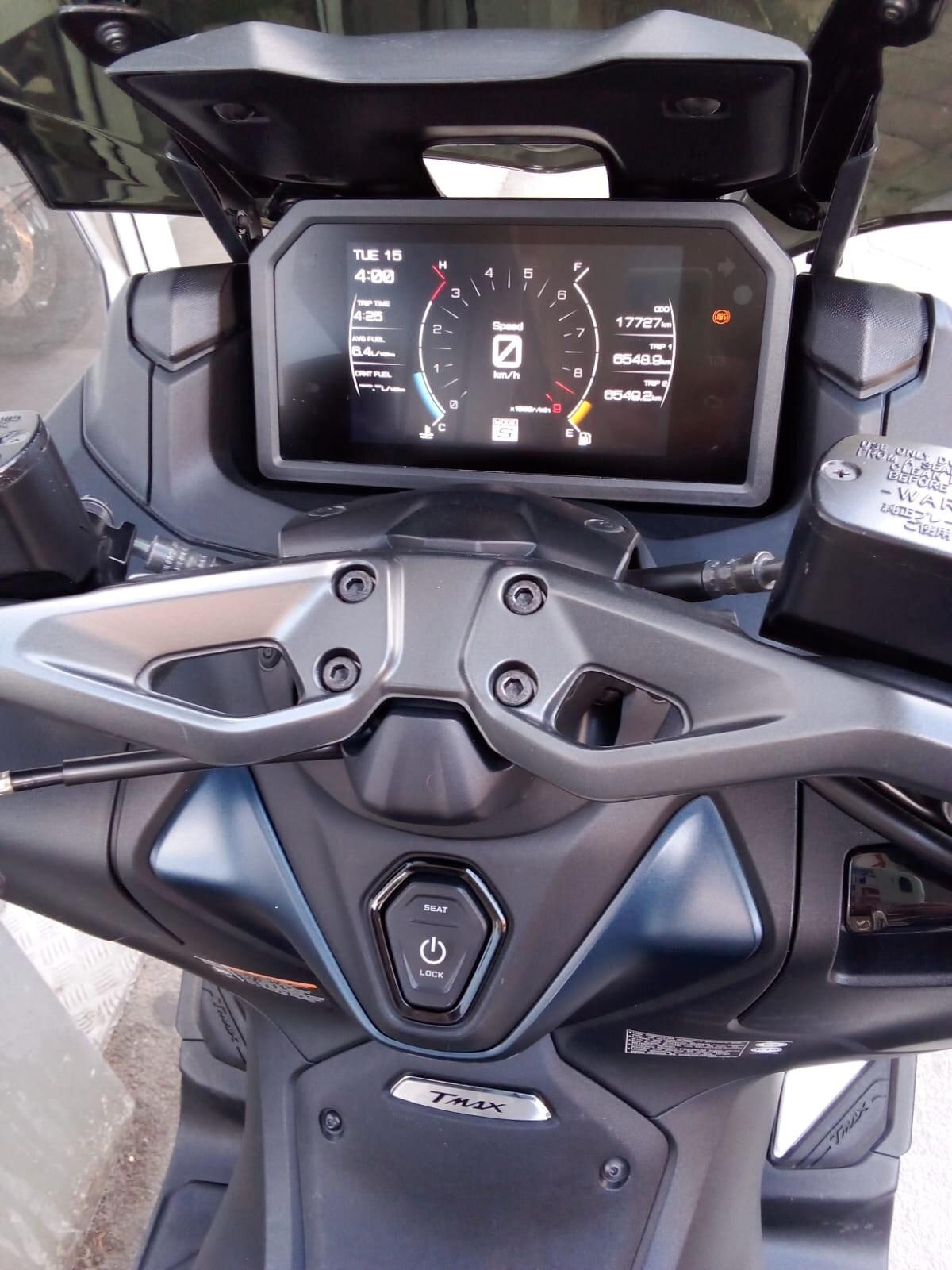 Yamaha TMAX 560