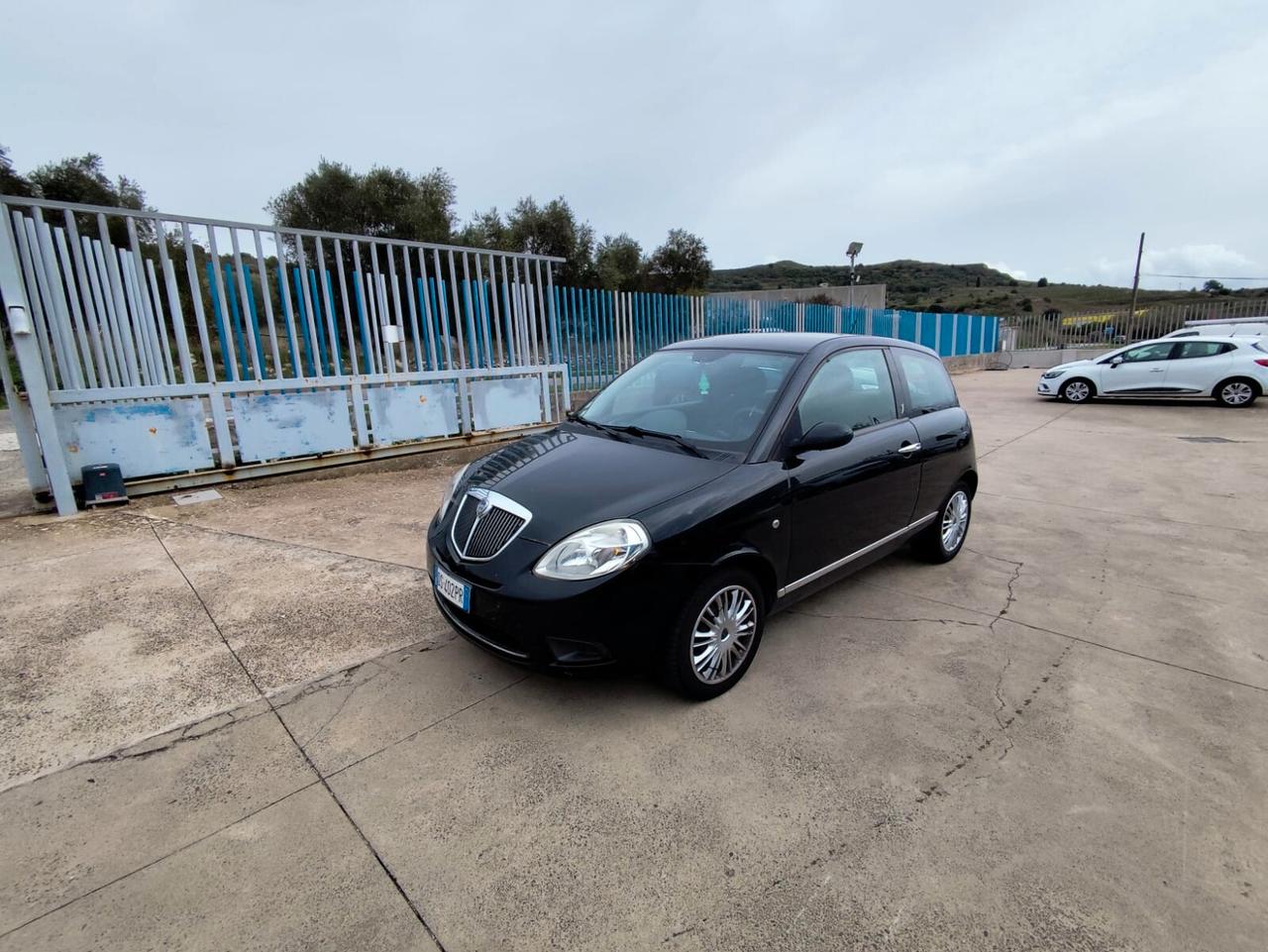 Lancia Ypsilon 1.3 MJT 75 CV Oro