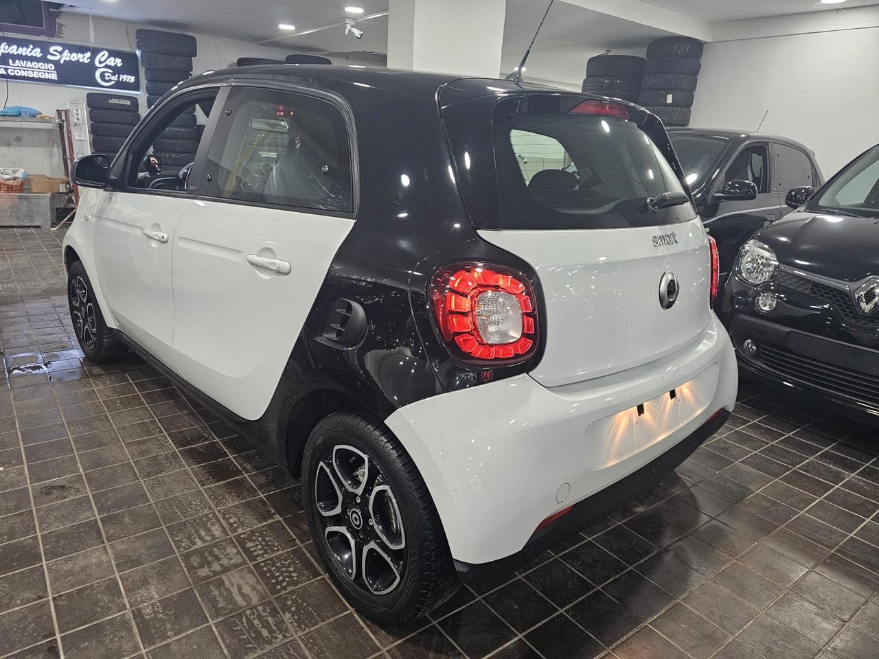 NUOVA SMART FORFOUR IDENTITY BLACK EDITION PASSION 0.9 BENZ 90CV TWINAMIC