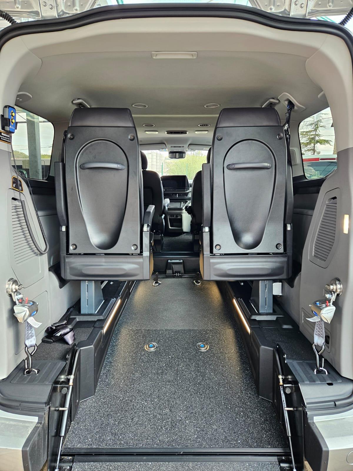 CUSTOM TRASPORTO DISABILI CON RIBASSAMENTO