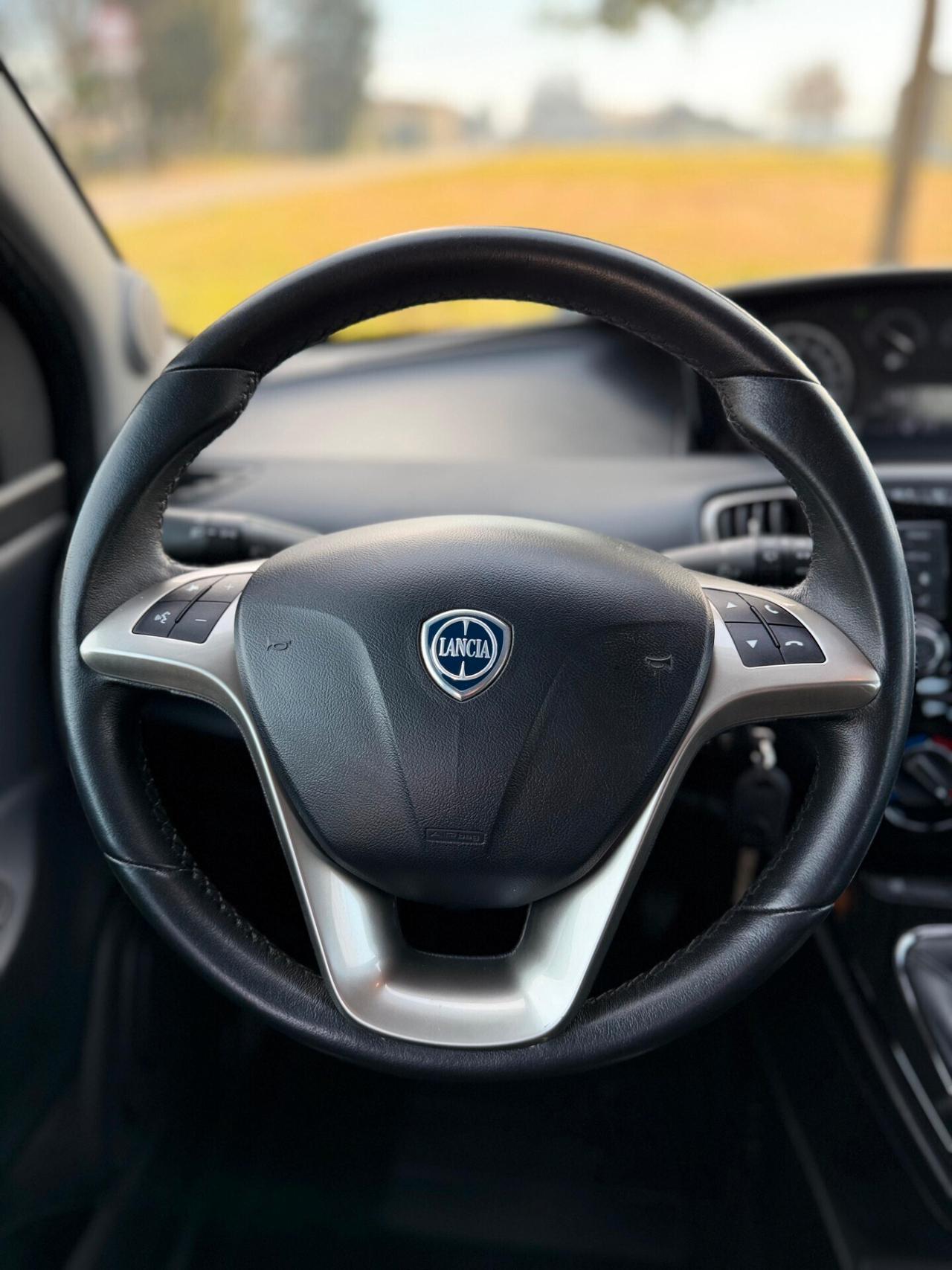 Lancia Ypsilon 1.2 69 CV 5 porte GPL Ecochic Platinum