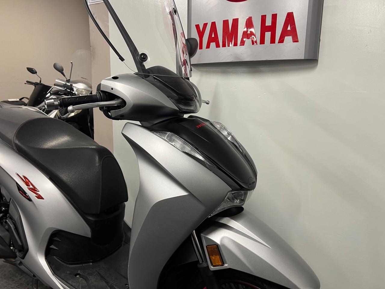 Honda SH 350 i sport