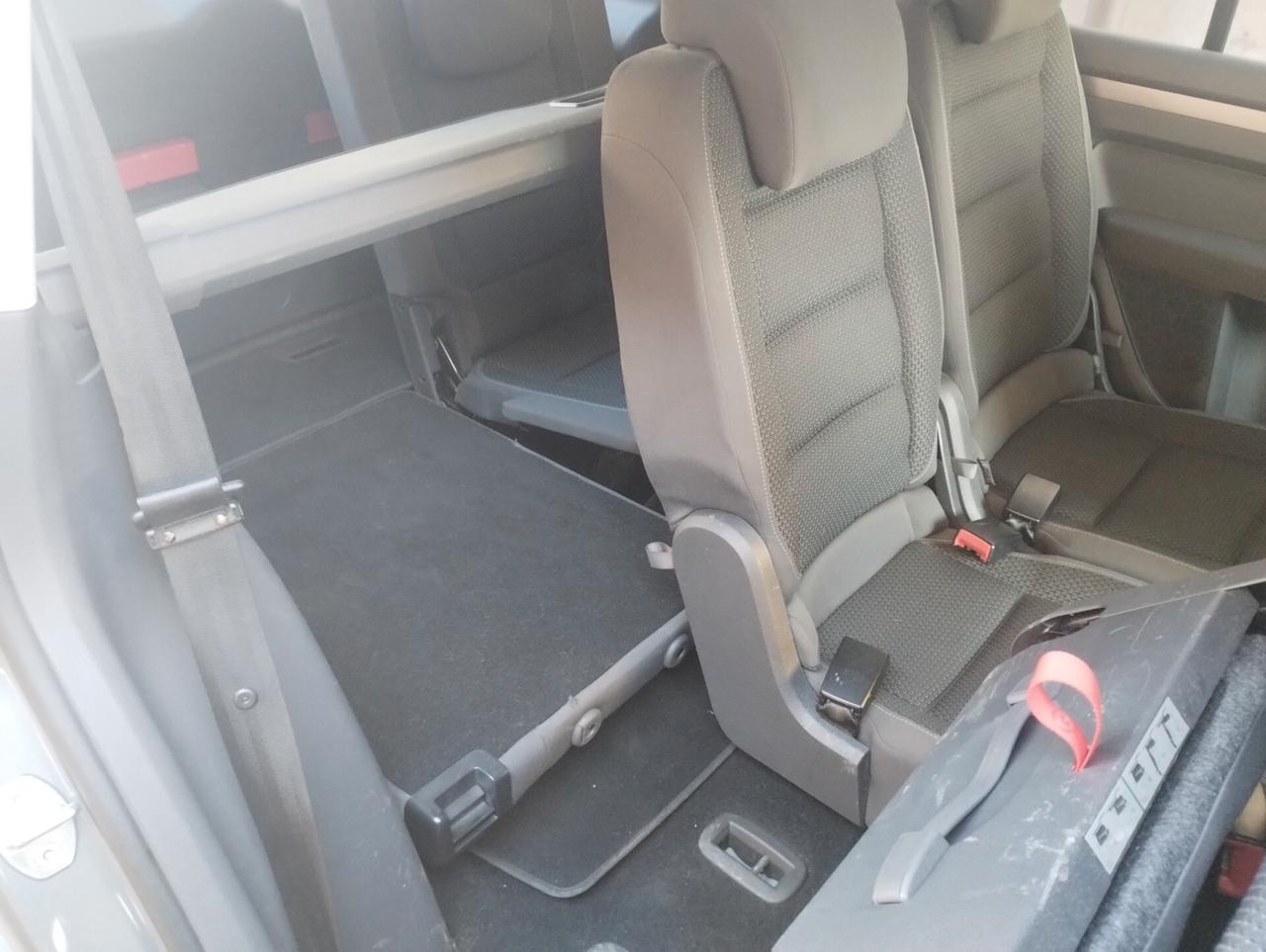 Volkswagen Touran Business 1.6 TDI DSG Comfortline