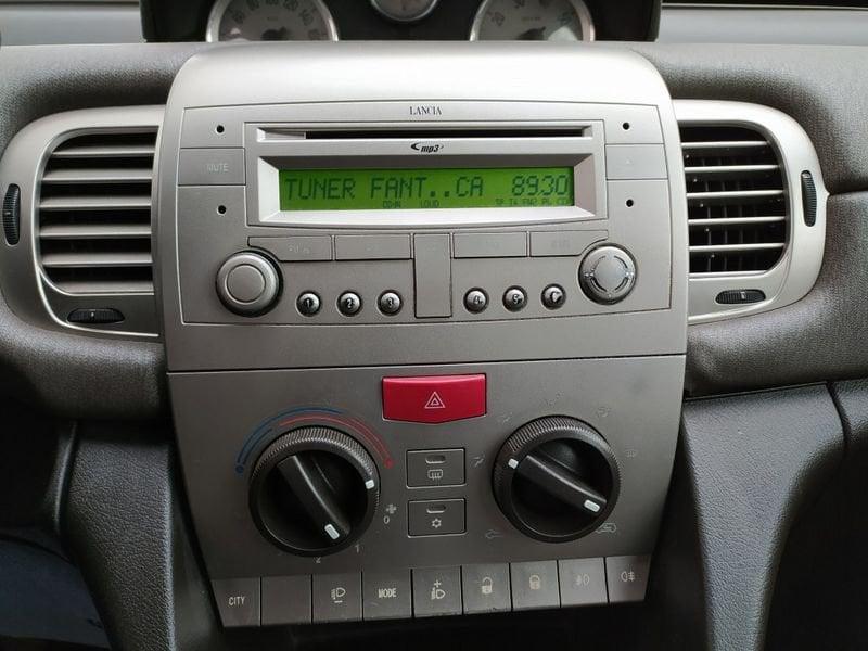 Lancia Ypsilon 1.3 MJT 75 CV Oro