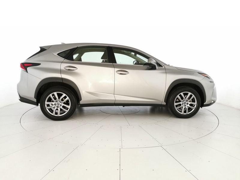 Lexus NX 300h 2.5 Premium 4wd cvt