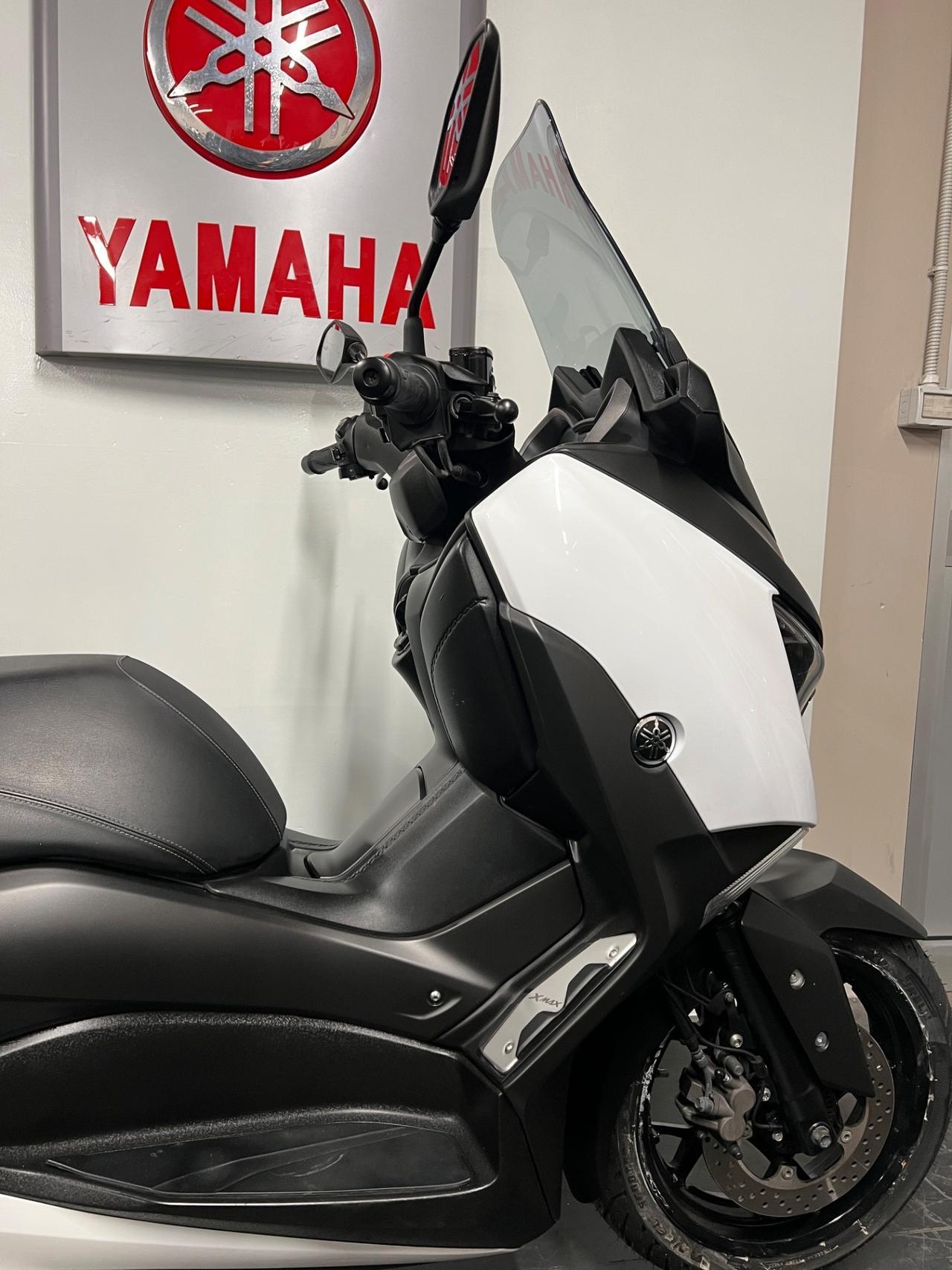 Yamaha X-Max 300