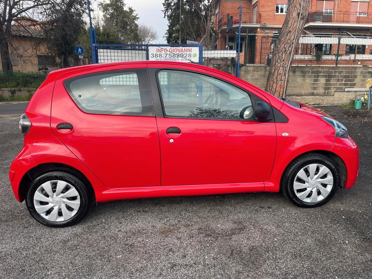 Toyota Aygo 1.0 12V VVT-i 5 porte Active Connect