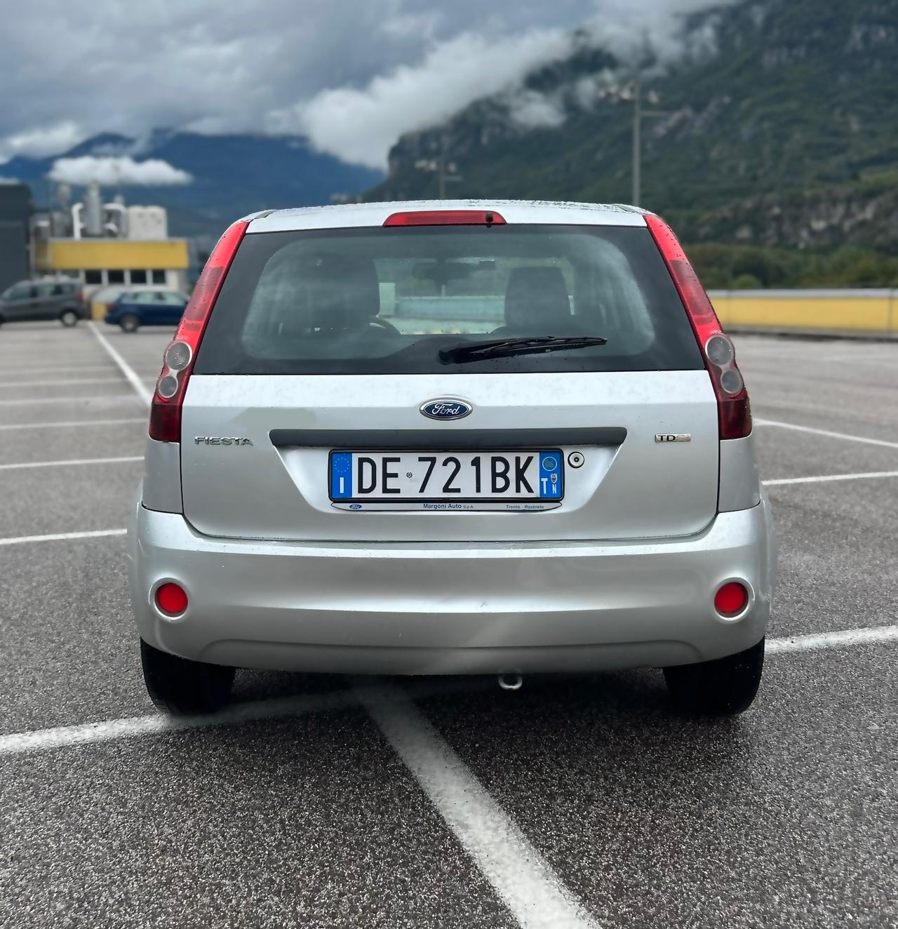 Ford Fiesta 1.4 TDCi 5p. Ghia Neopatentati