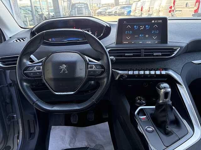 Peugeot 3008 1.5 BlueHDi 130 CV Allure