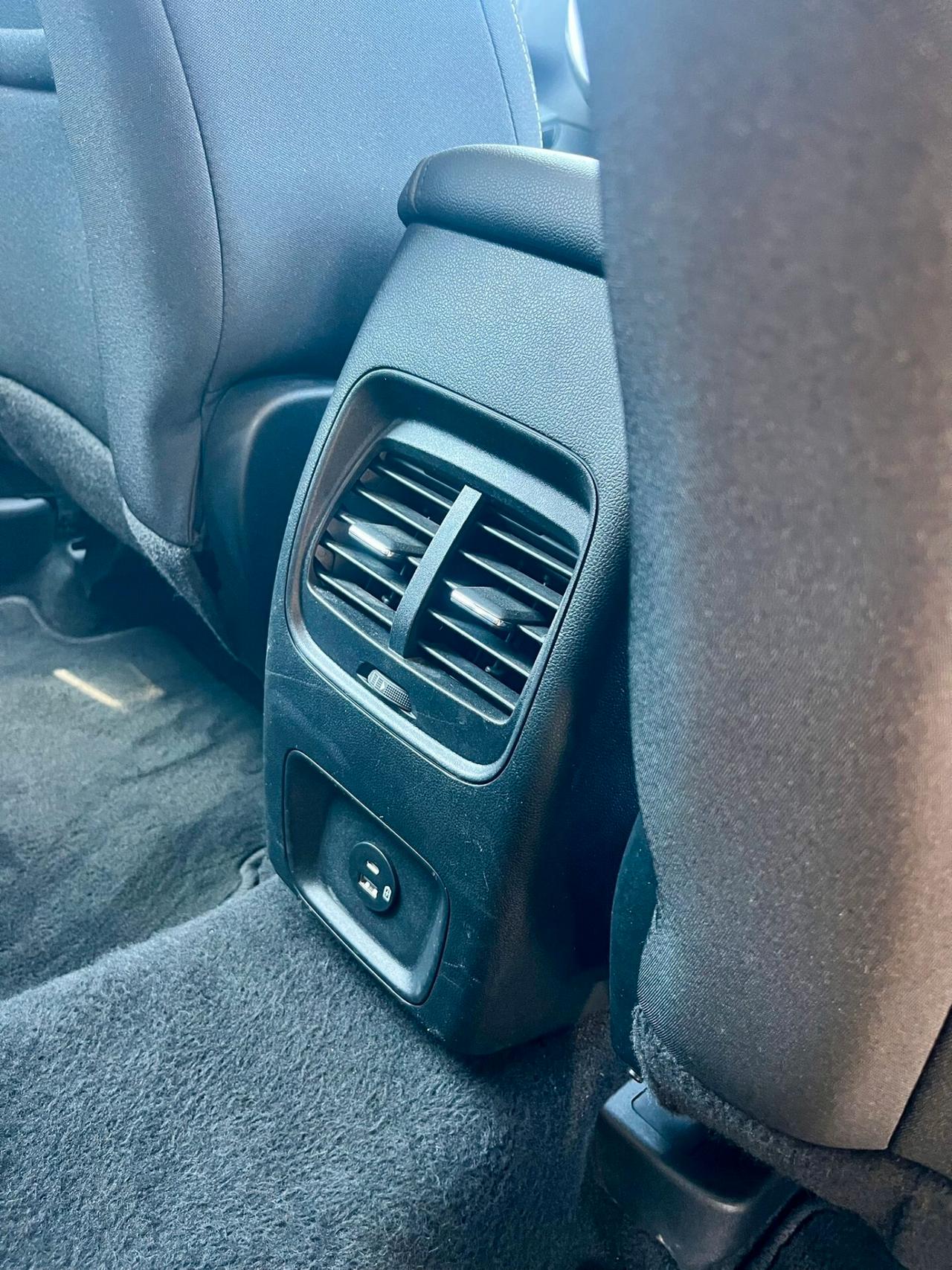 Ford Kuga 2.0 EcoBlue Hybrid 150 CV 2WD Titanium