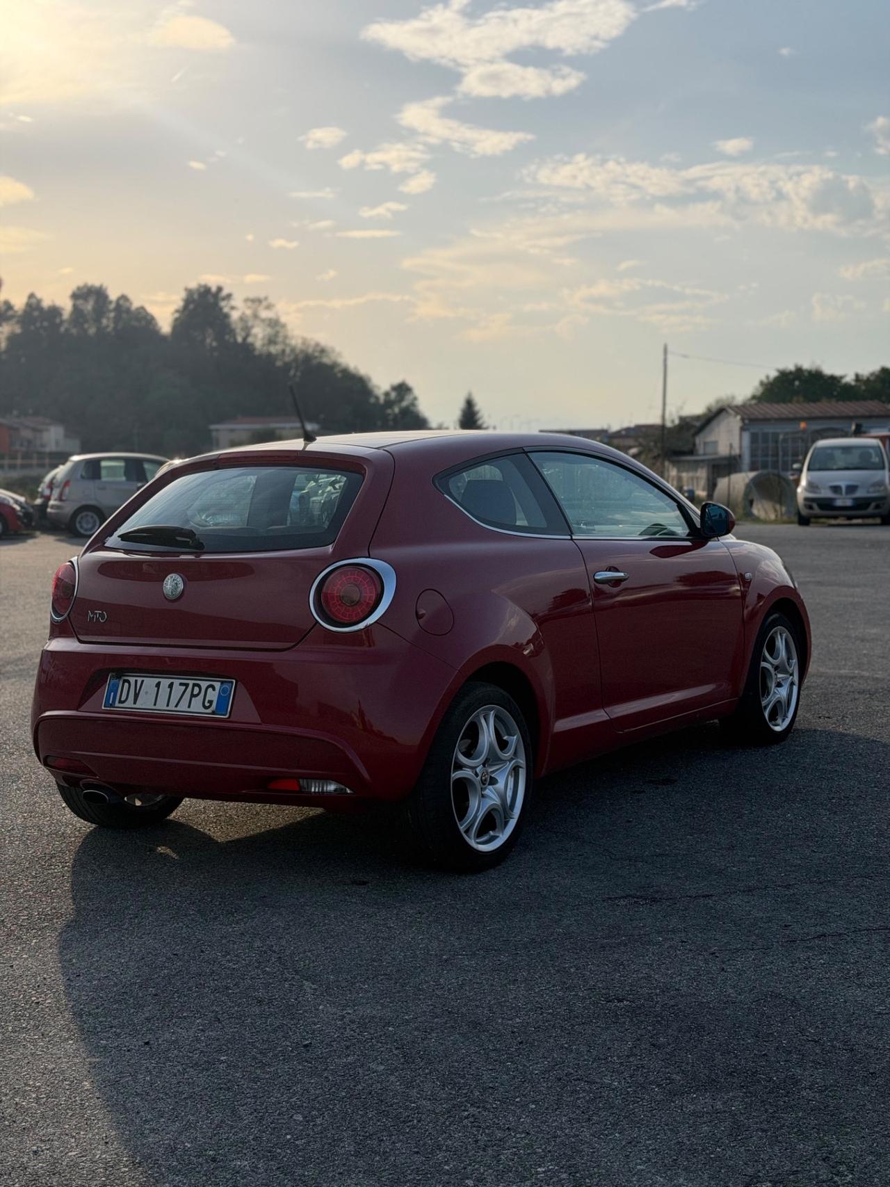 Alfa Romeo MiTo 1.6 JTDm 16V Distinctive Sport Pack