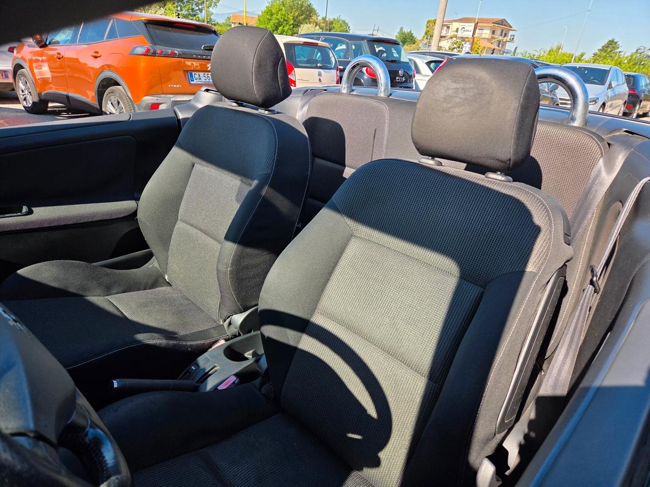 Peugeot 207 1.6 HDi 110CV CC Féline