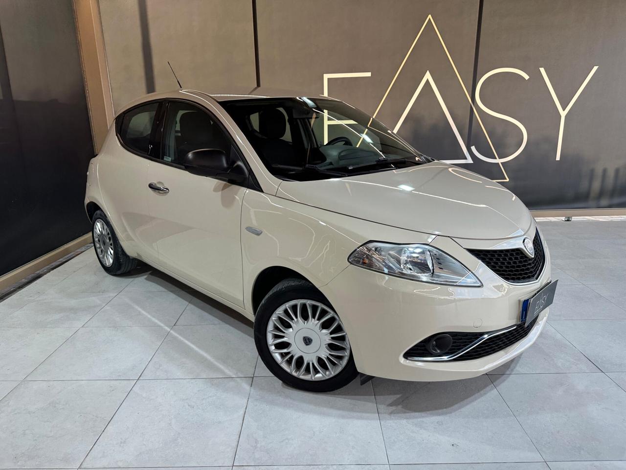 Lancia Ypsilon 1.2 69 CV 5 porte Silver