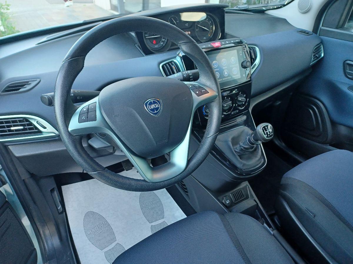 LANCIA - Ypsilon - 1.0 FireFly 5p.S&S Hyb. Platino