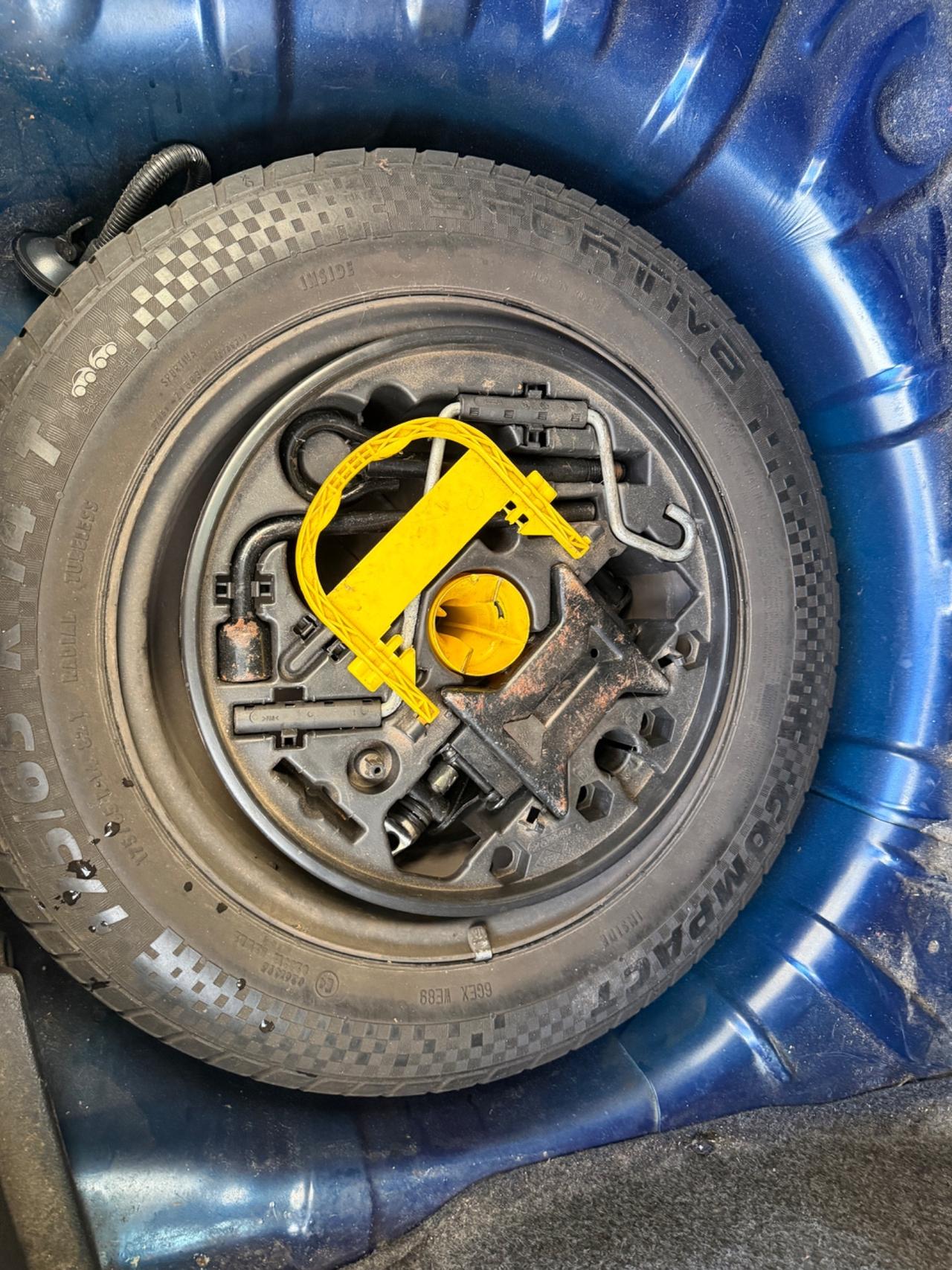 Renault Clio 1.2 BENZINA NEOPATENTATI CONSUMI BASSI