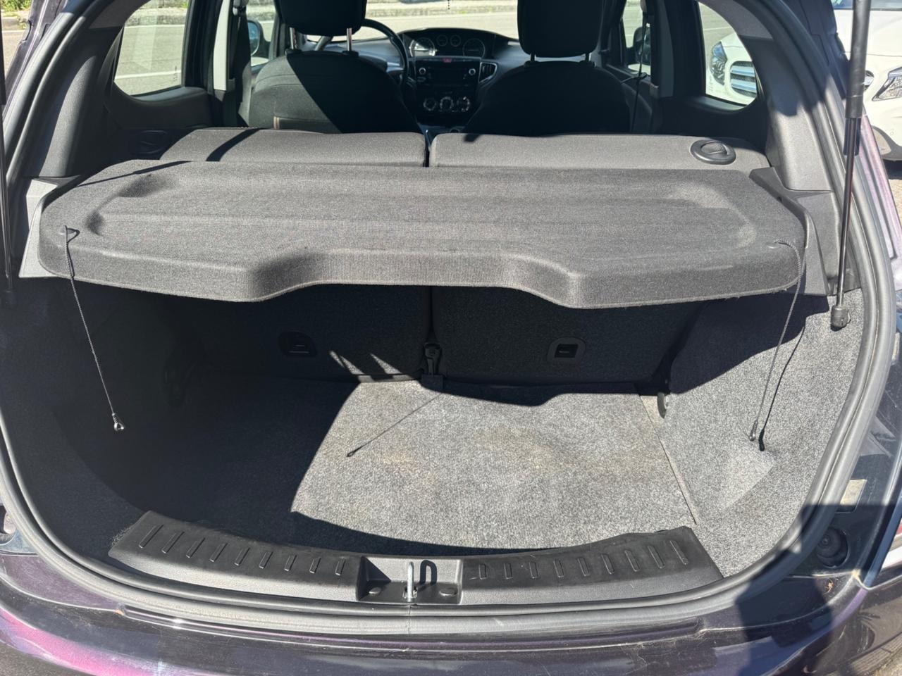 Lancia Ypsilon 1.2 69 CV 5 porte Elefantino