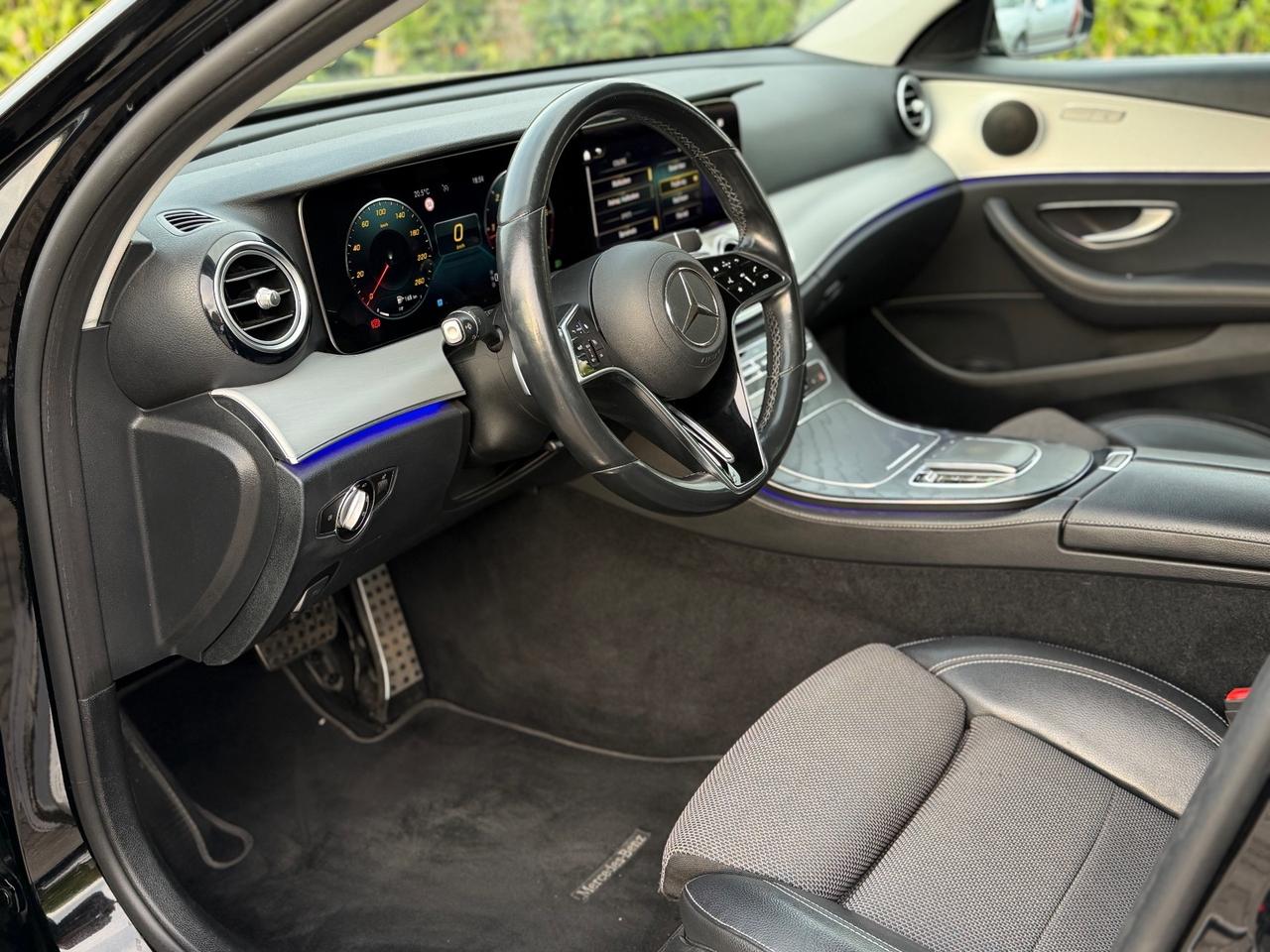 Mercedes-benz E 200d PREMIUM LED DISTRONIC FULL