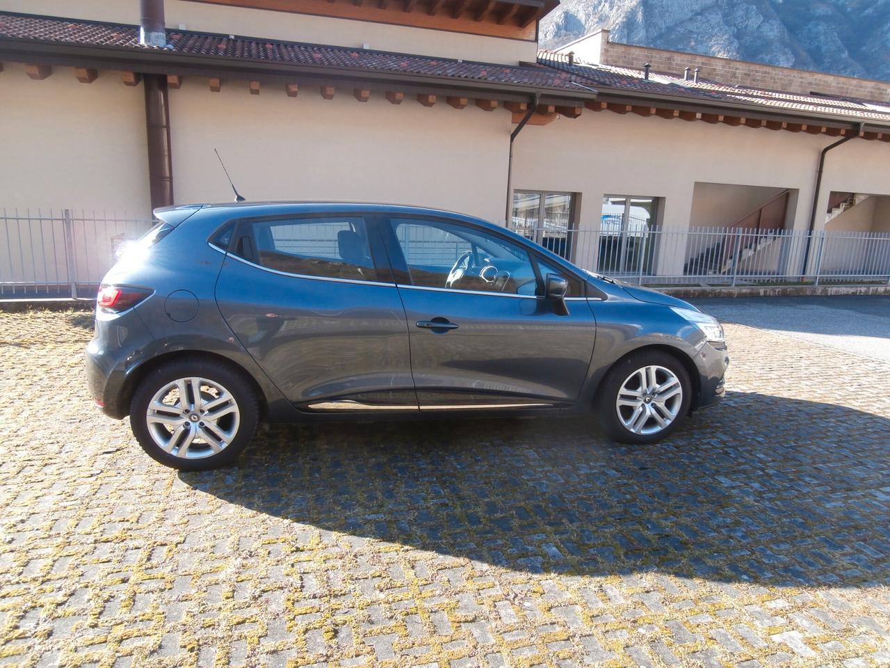 Renault Clio dCi 8V 90CV EDC Start&Stop 5 porte Energy Intens