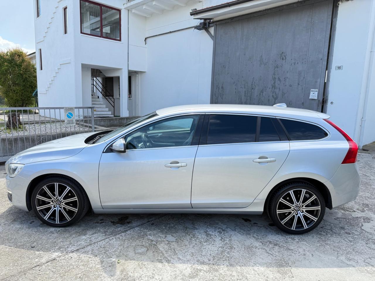 Volvo V60 D4 2.0 DIESEL 181 CV FULL OPT EURO6b