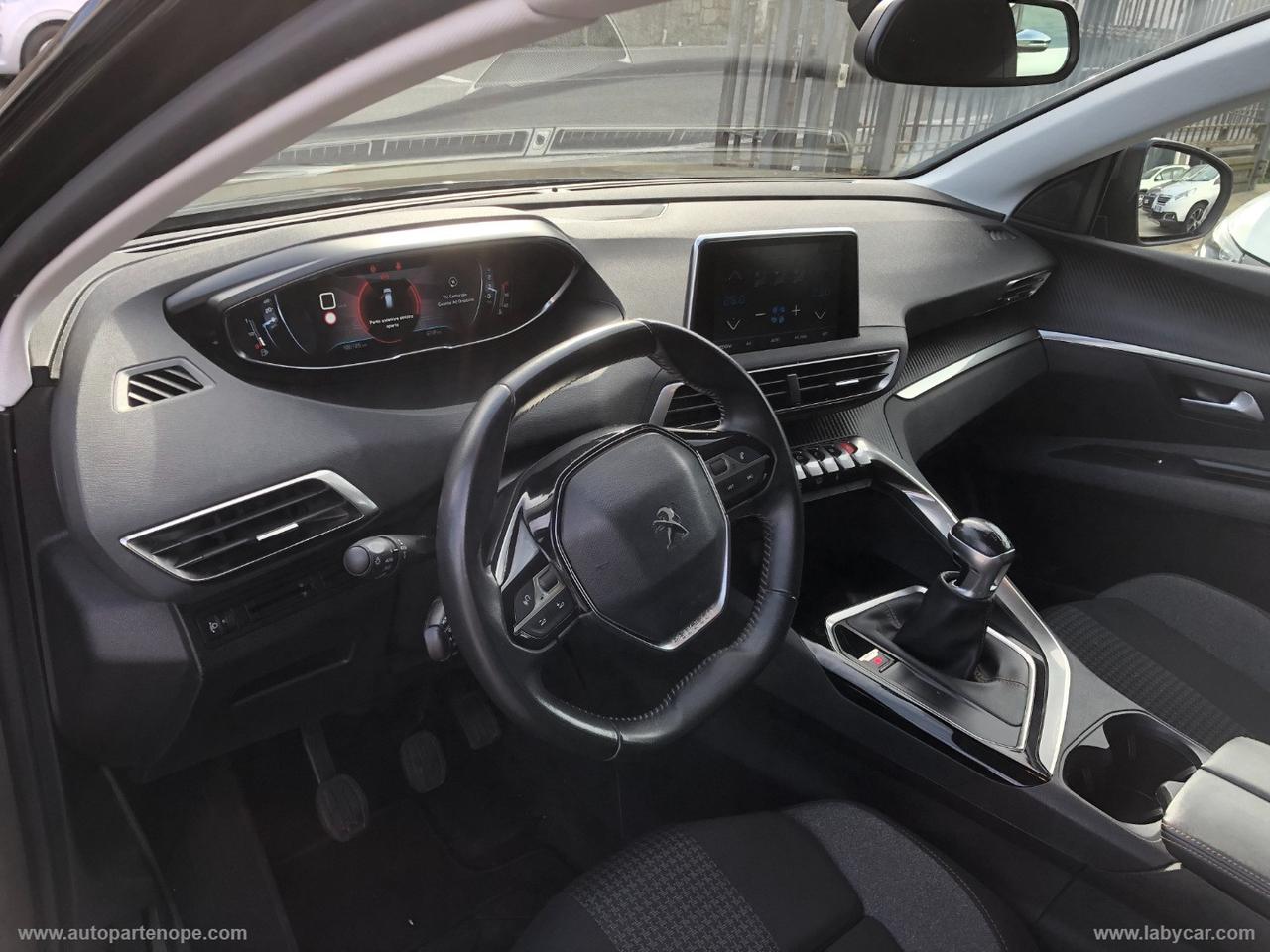 PEUGEOT 3008 BlueHDi 130 S&S Business