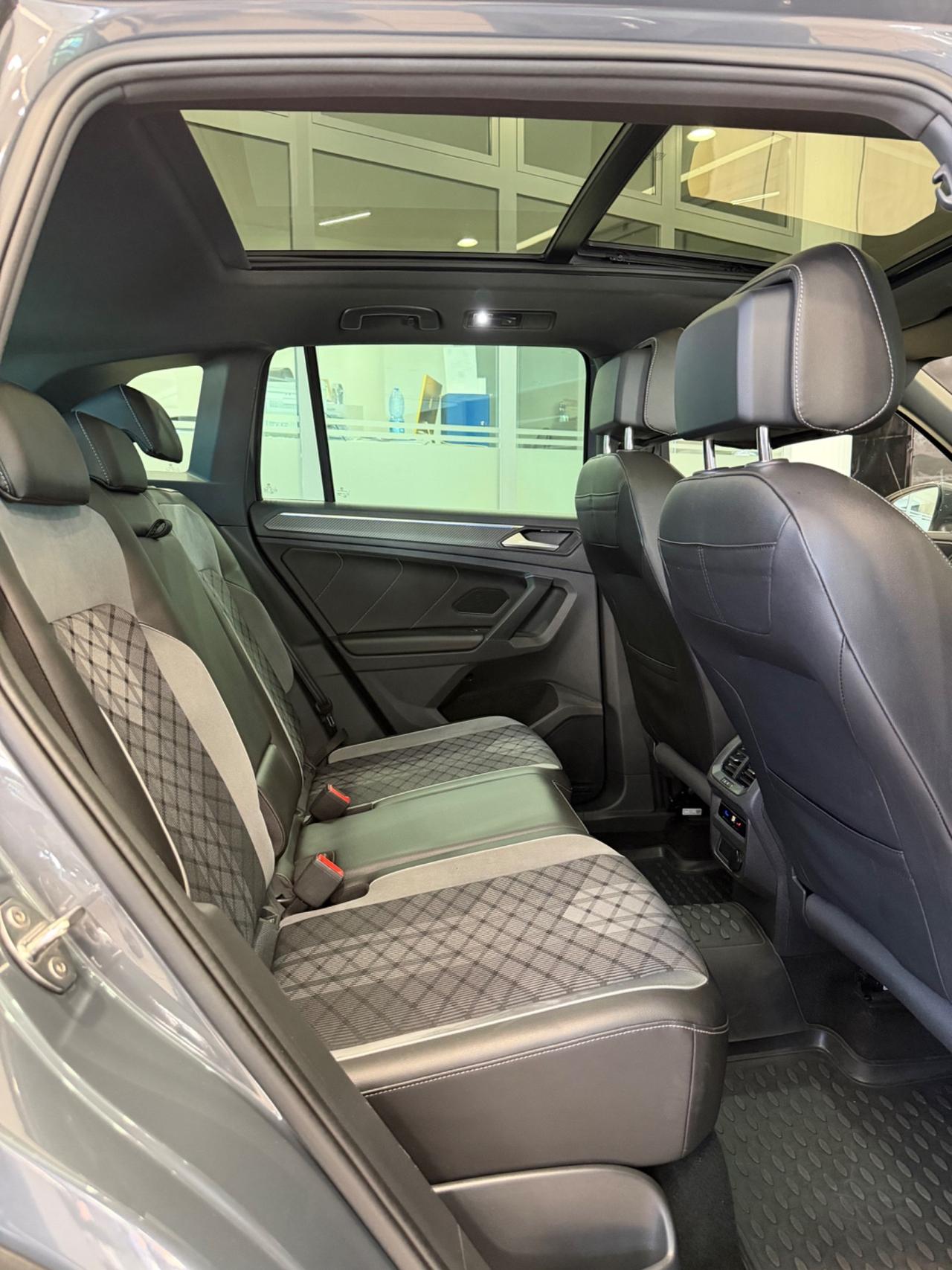 Volkswagen Tiguan 2.0 TDI 200 CV SCR DSG 4MOTION R-Line