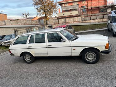 Mercedes benz 240 TD Aspirato w123