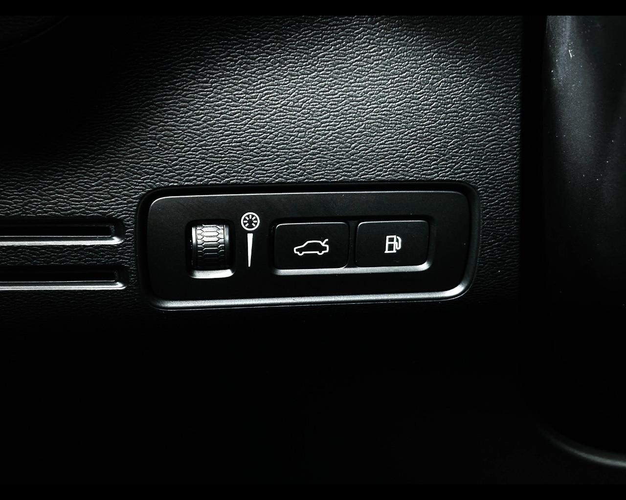 VOLVO XC40 (2017-->) - XC40 T5 Recharge Plug-in Hybrid automatico Plus Bright