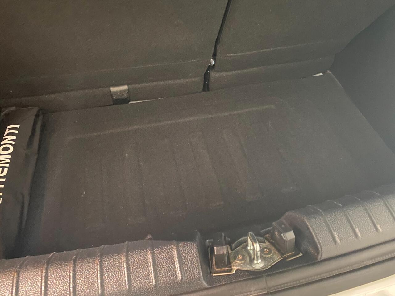 Kia Picanto 1.0 12V 5 porte Urban NEOPATENTATI