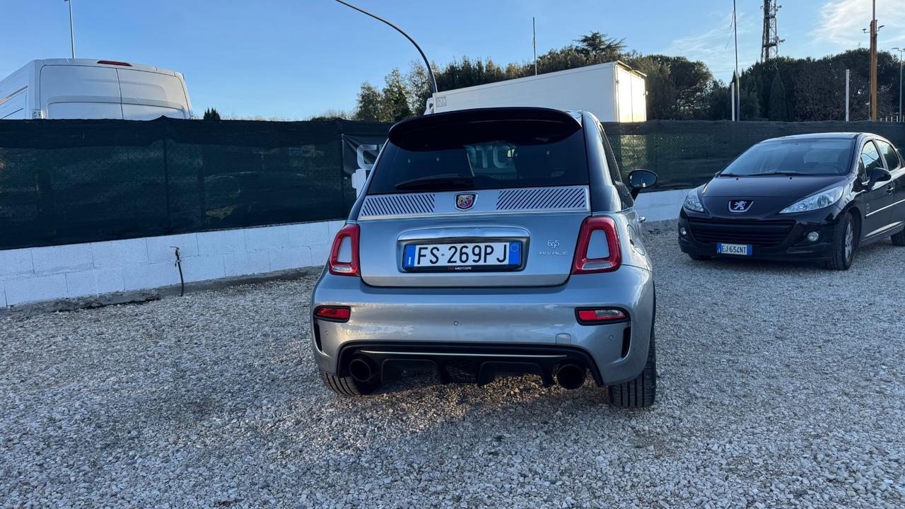Abarth 695 1.4 Turbo T-Jet Rivale