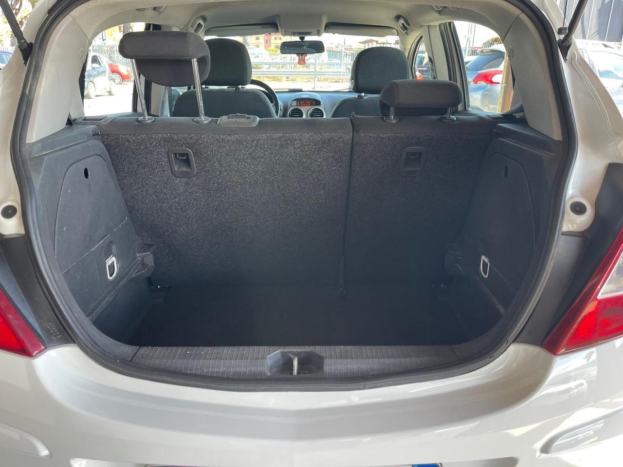 Opel Corsa 1.2 5 porte Cosmo