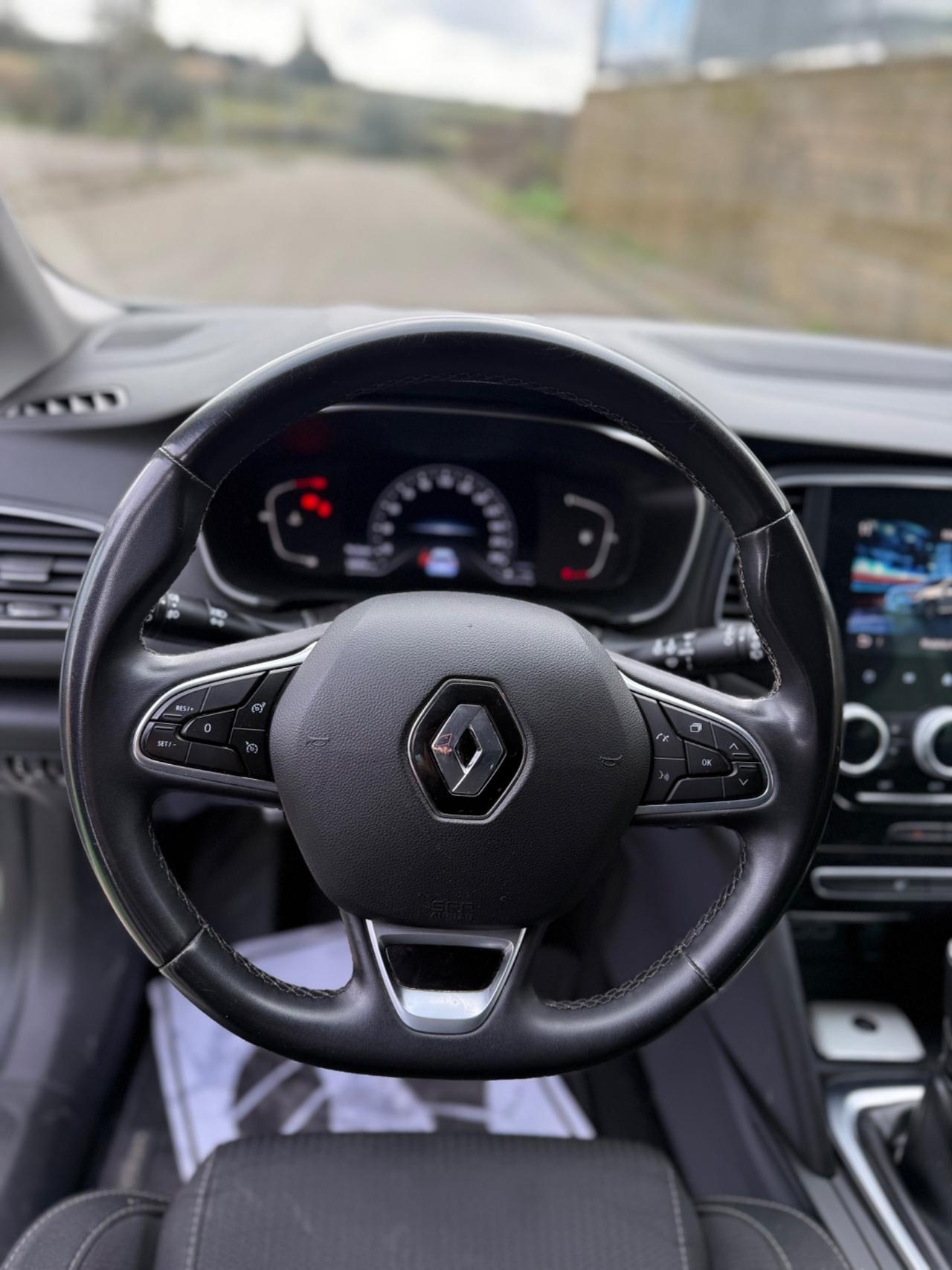 Renault Megane Mégane navi Retrocamera sensori Apple car play