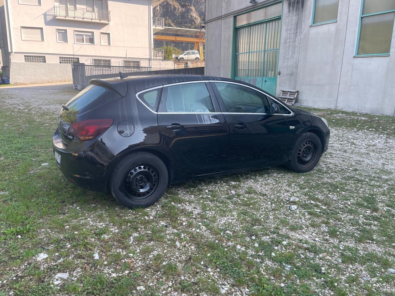Opel Astra 1.4 Turbo 140CV 5 porte Cosmo SI NEOPATENTATI