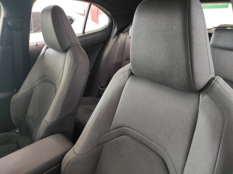 LEXUS UX - UX Hybrid 4WD Executive