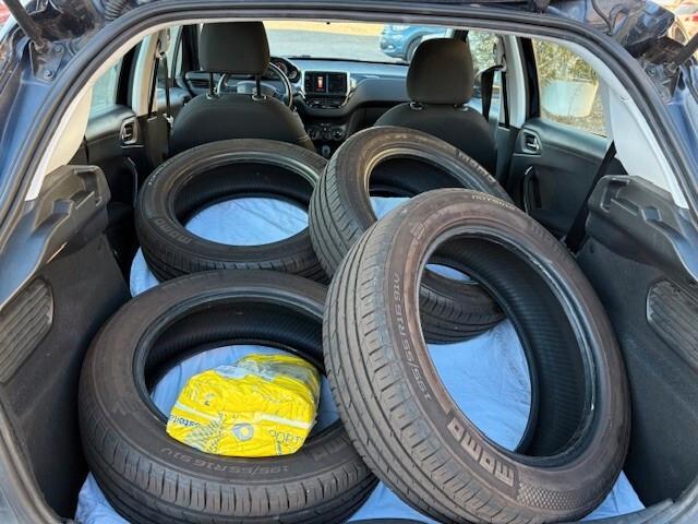 Peugeot 208 PureTech 82 5 porte Allure