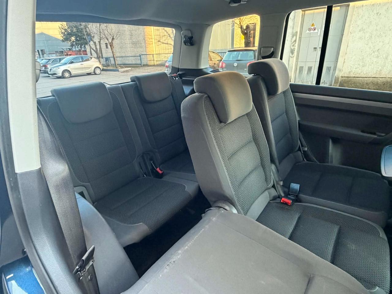 VW Touran 1.6 TDI DSG-7POSTI-U.Prop-GARANZIA-2014