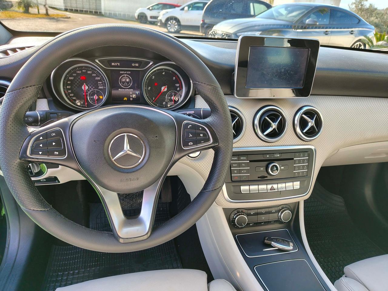 Mercedes-benz A 180 d Automatic Premium - 2018