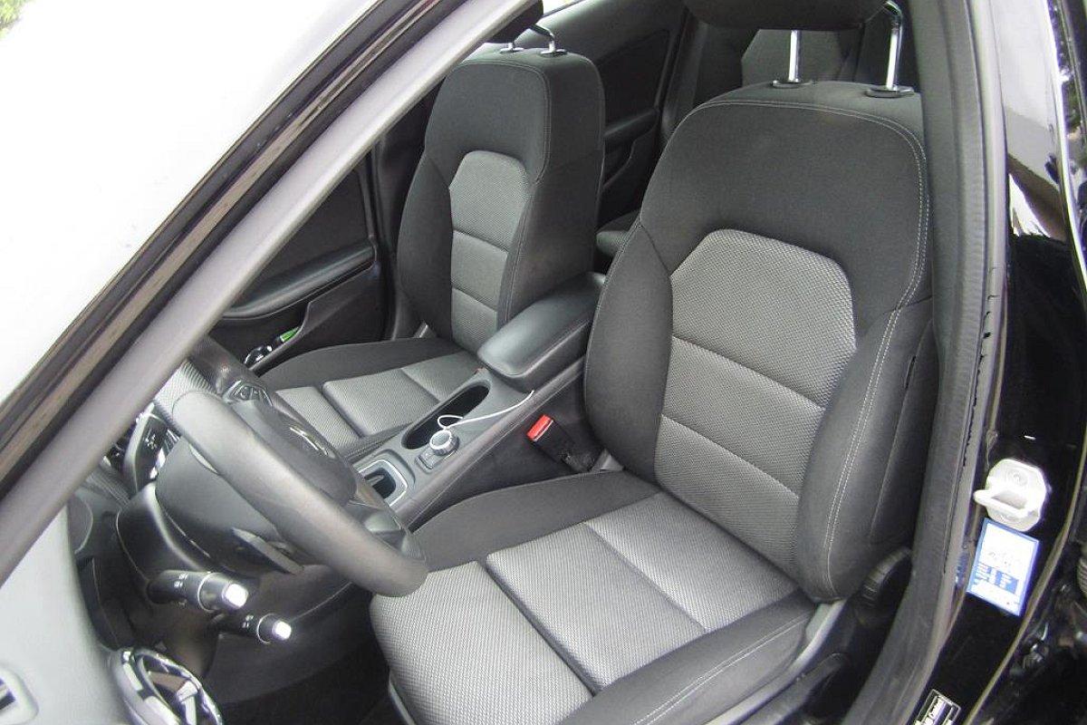 MERCEDES GLA 180 d Automatic Business
