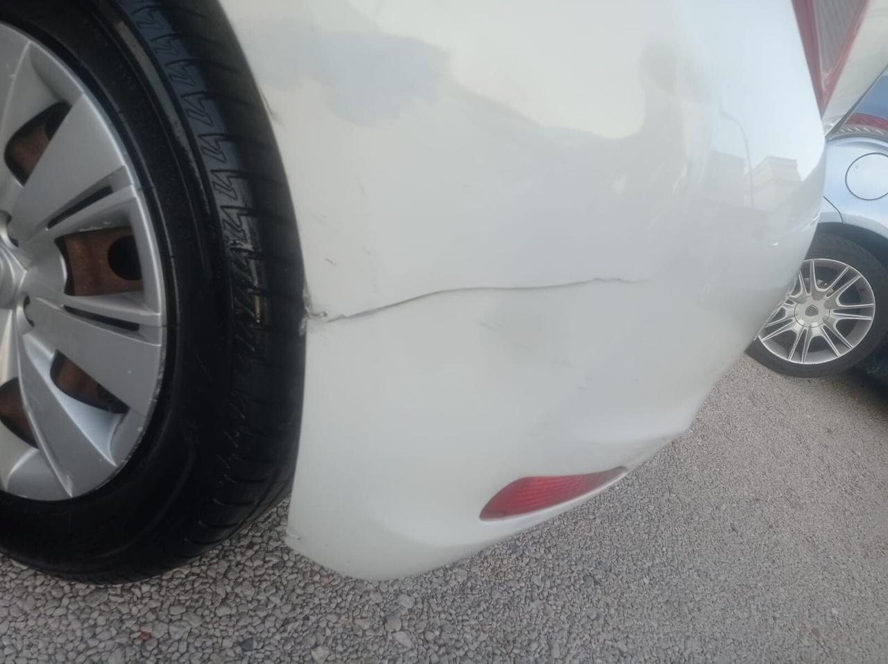 Toyota Yaris 1.0 5 porte Lounge -2012