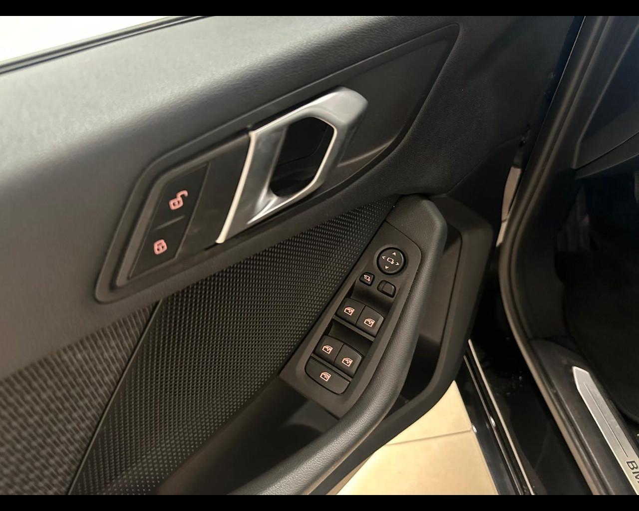 BMW Serie 1 (F40) - 116d 5p. Business Advantage
