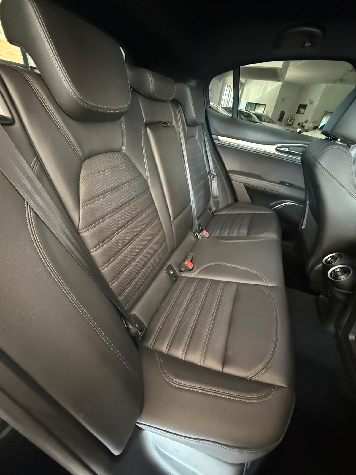 Alfa Romeo Stelvio 2.2c.c 210 CV AT8 Q4 Veloce
