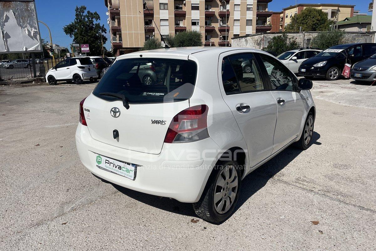 TOYOTA Yaris 1.0 5 porte Now