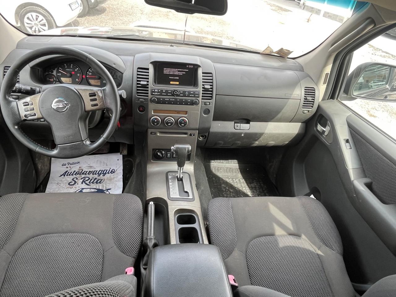 Nissan Navara 2.5 dCi 4 porte Double Cab Sport