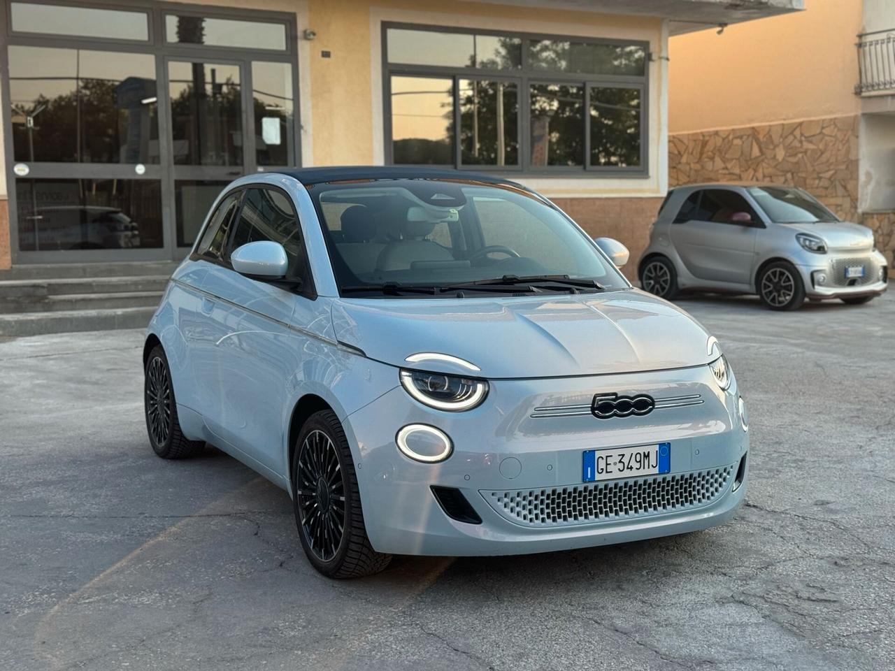 Fiat 500e Cabrio La Prima