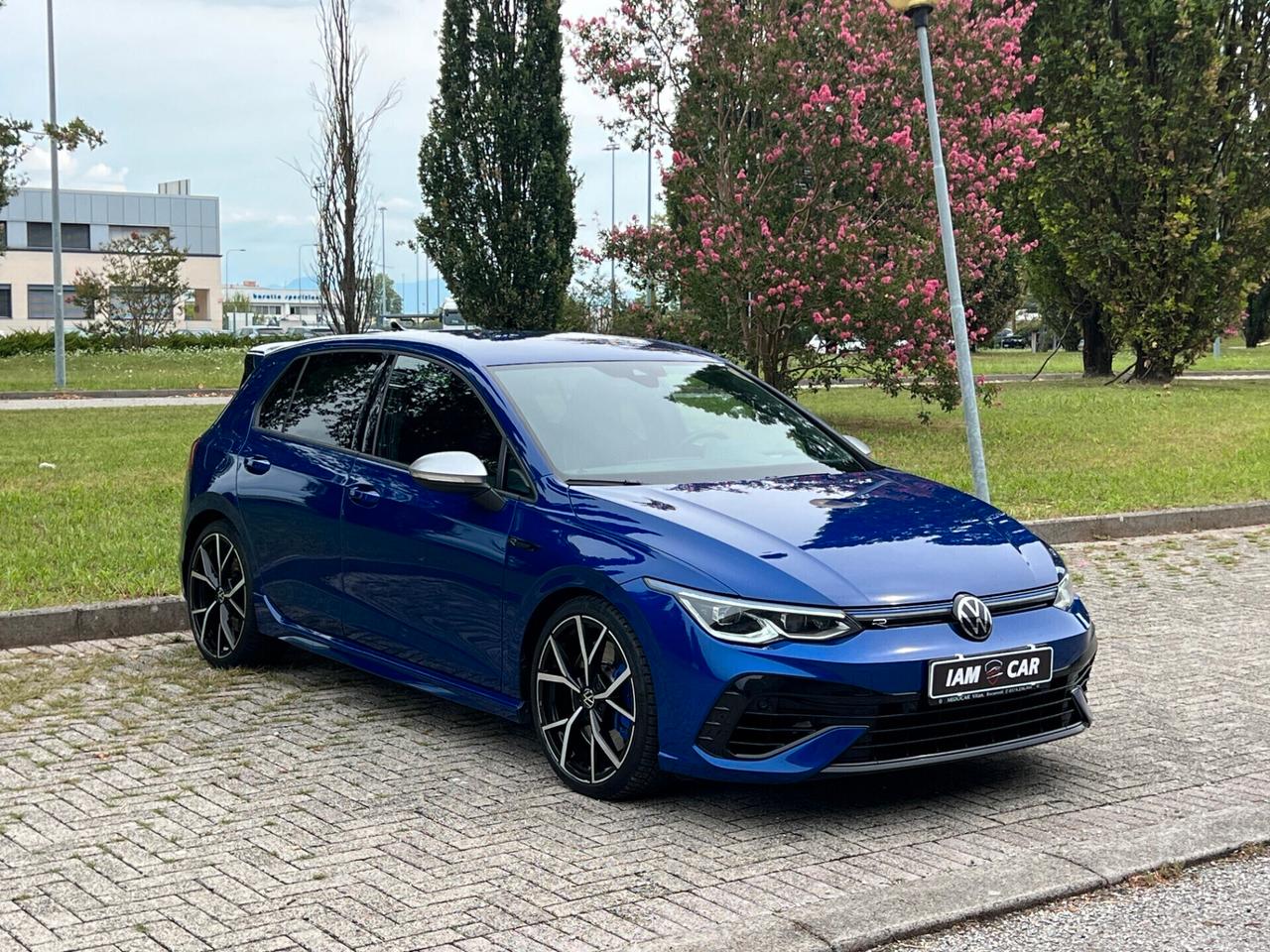 Volkswagen Golf 8 R 2.0 TSI DSG 4Motion AKRAPOVICH