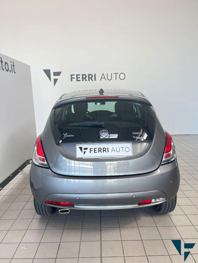 LANCIA Ypsilon 1.0 FireFly 5 porte S&S Hybrid Ecochic Gold