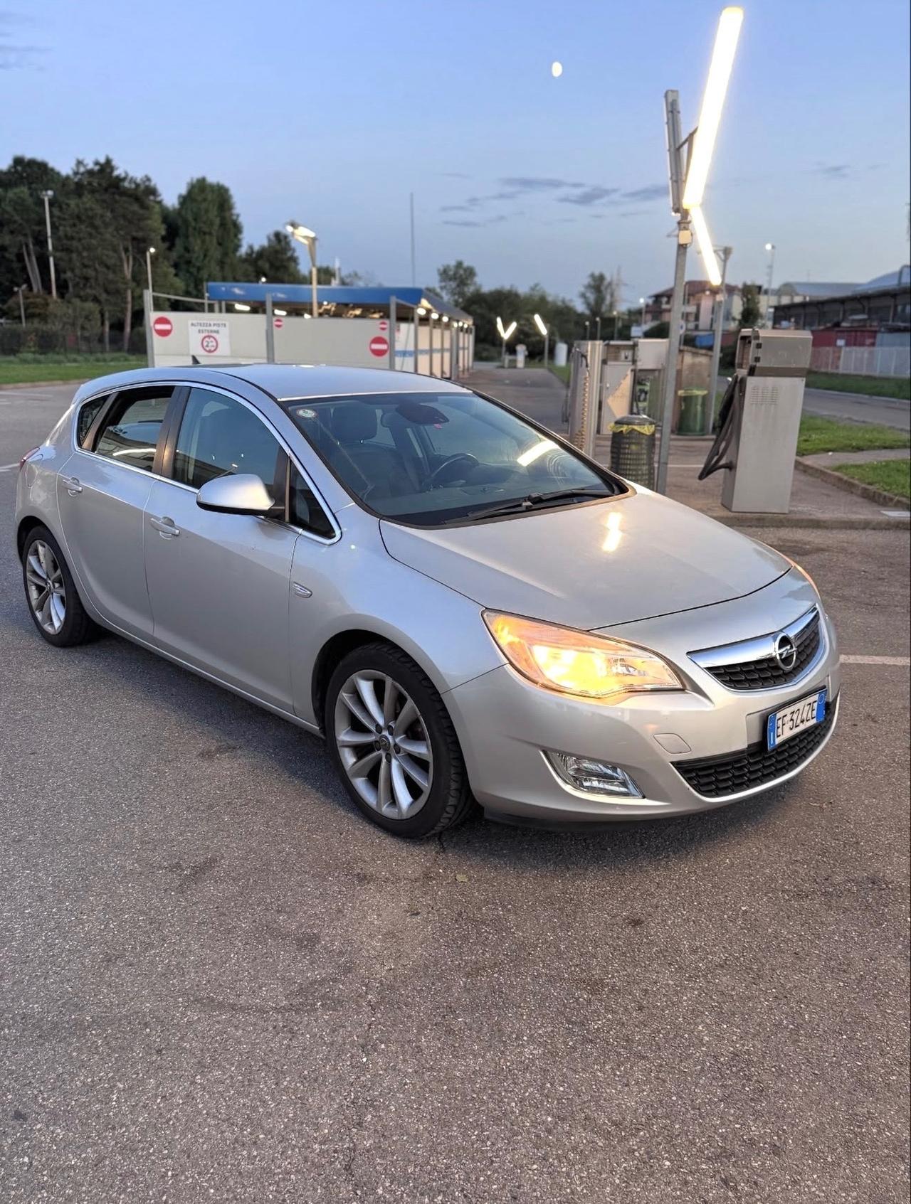 Opel Astra 1.4 Turbo 140CV Sports Tourer aut. Cosmo